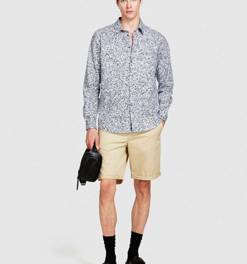 Slim fit bermudas - men's slim fit trousers - Beige | Sisley image number 1